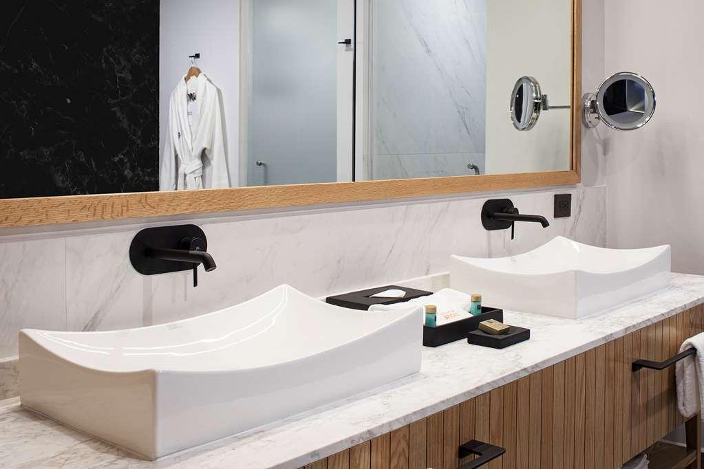 Galeria Plaza Monterrey Hotell Eksteriør bilde Bathroom